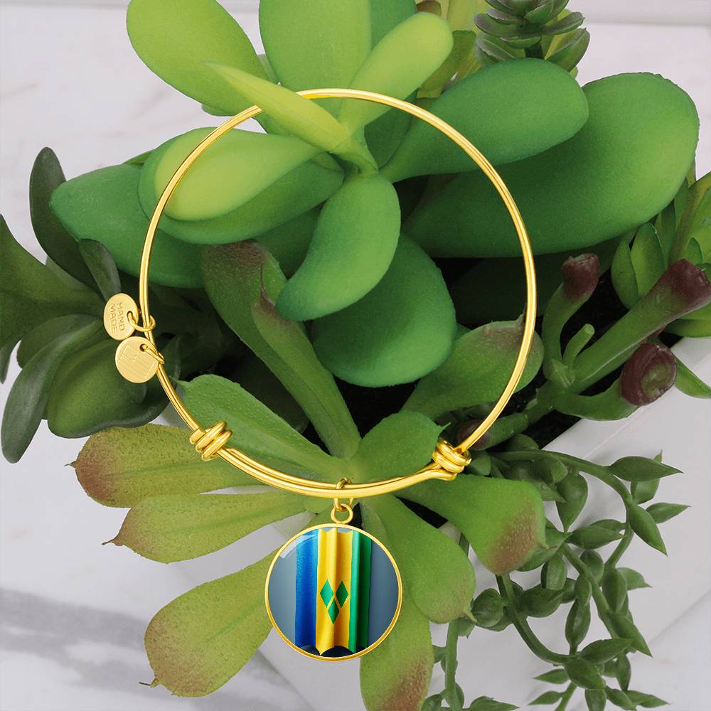 Vincy Flag Customizable Circle Bangle