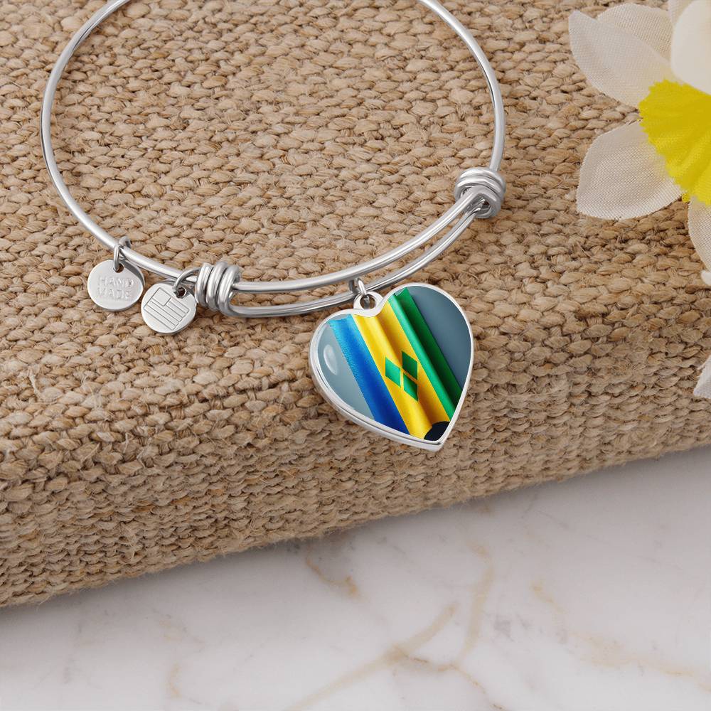 Vincy Flag Customizable Heart Bangle