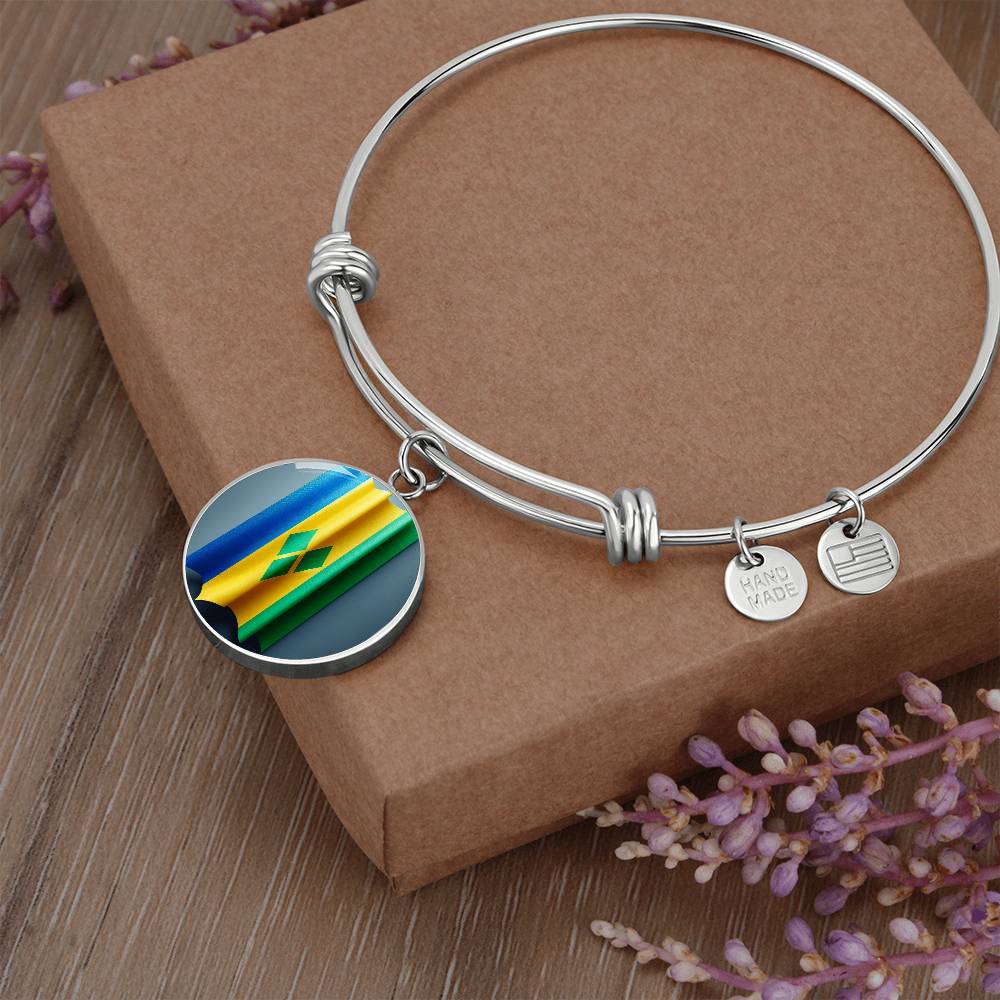 Vincy Flag Customizable Circle Bangle